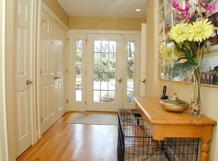 3 Oxford Rd, Longmeadow, MA 01106