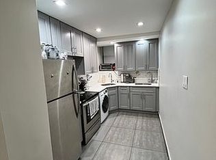 520 Crown St #BASEMENT, Brooklyn, NY 11213