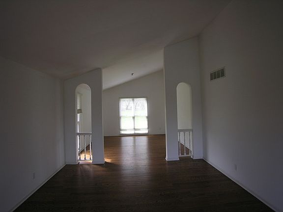 5th image of 28605 W Harbor Dr