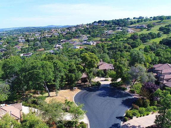 2nd image of 606 Chert Ct