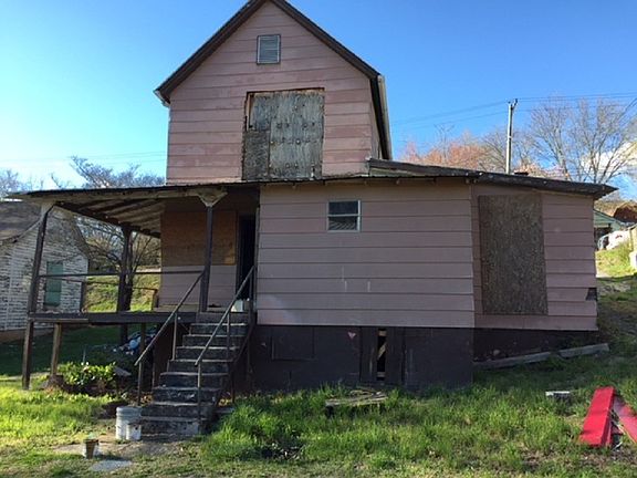 2nd image of 1005 Vermont Ave