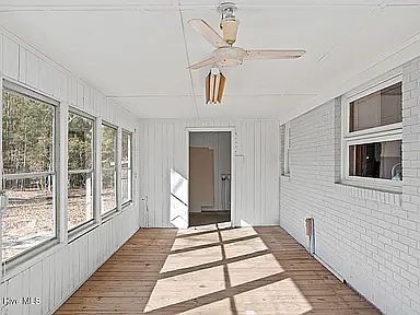 4th image of 308 Holmes St