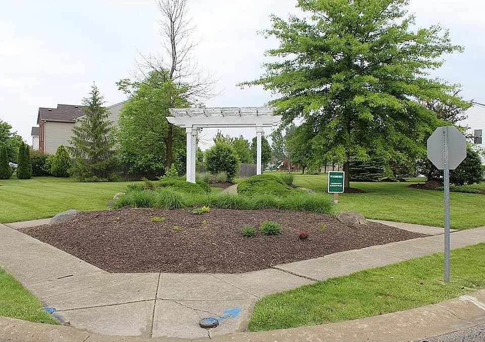 2nd image of 10263 Holly Berry Cir