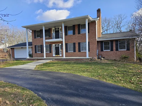 330 Mayapple Trl, Lewisburg, WV 24901