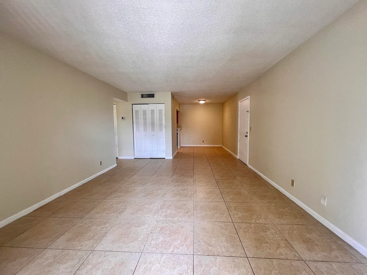 2 bed, 2.0 bath, 924 sqft, $1,850 — Photo 4