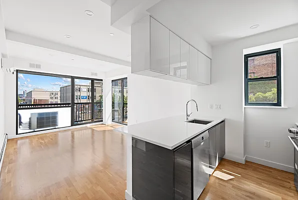 Rented by REAL New York | media 49