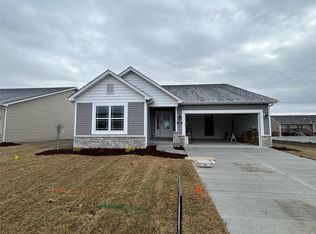826 Topaz Ct, Mascoutah, IL 62258
