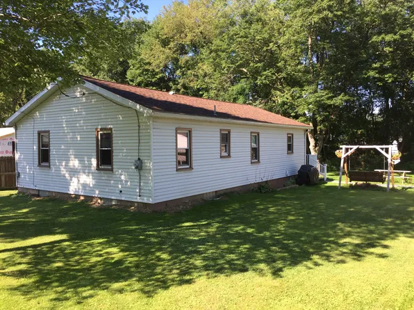 (undisclosed Address), Ellwood City, PA 16117