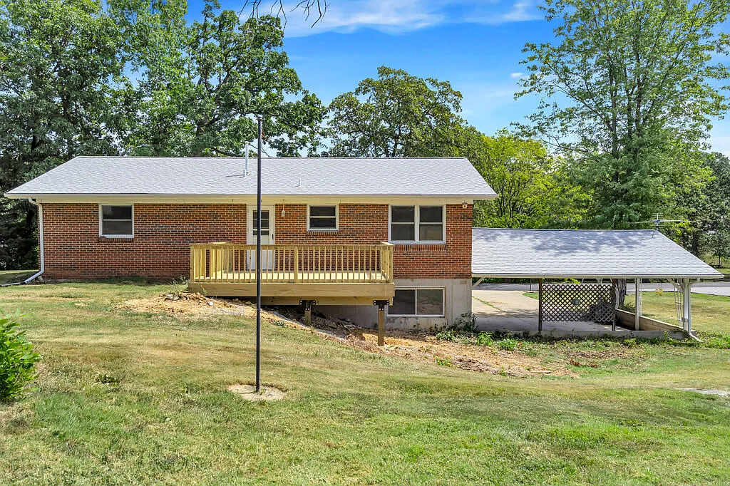 3 bed, 1350 sqft, $2,000 — Photo 4
