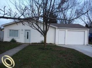 9707 Princess St, Taylor, MI 48180