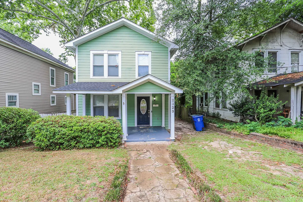 Photo 1 of 17 - 2323 Lee St - Columbia, SC Primary Photo - 2323 Lee St