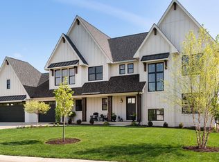 6848 Lily Ln, Excelsior, MN 55331