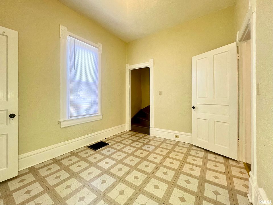 7th image of 721 Alexander Ave