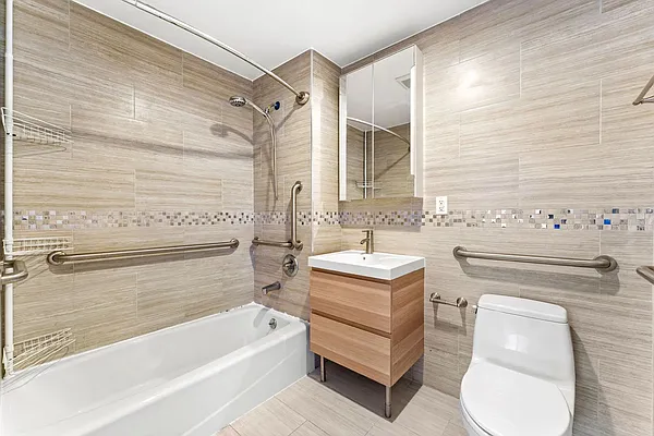 Rented by Polaris Property Group | media 11