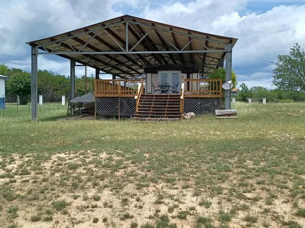 8438 Whartons Dock Rd, Bandera, TX 78003