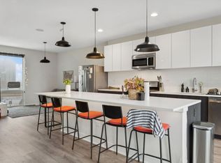 4015 N Broadway St #1, Chicago, IL 60613