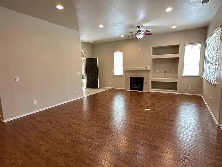 5541 N Plum Ln — Photo 4