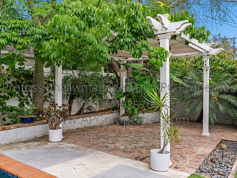 1002 W Santa Clara Ave — Photo 35