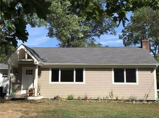 17 Neville St, Center Moriches, NY 11934