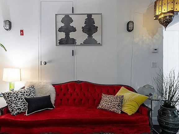 4th image of 637 Driggs Ave #2K