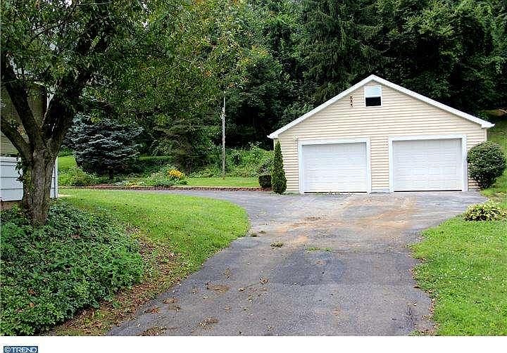 2nd image of 489 Hunters Rd
