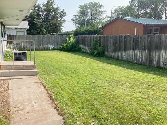 2nd image of 530 Elenora Dr