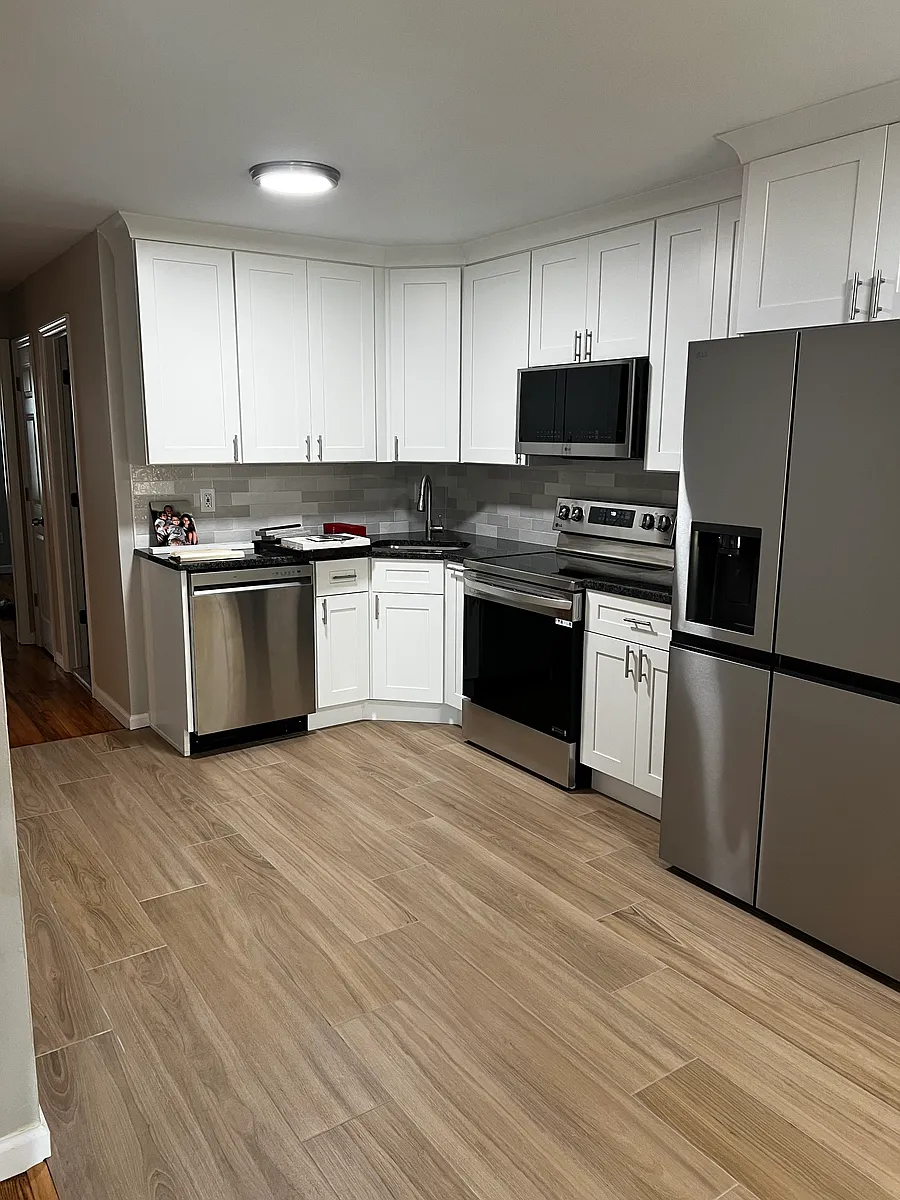 Building Photo - 130 Morris Ave #20