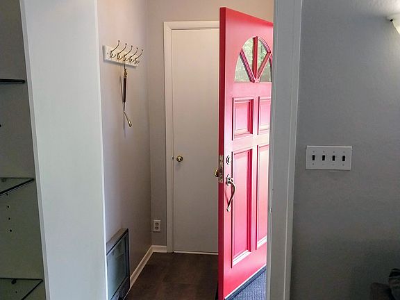 Front entrance foyer