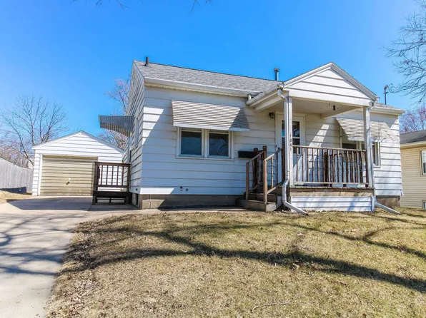 1341 Hammond Ave, Waterloo, IA 50702
