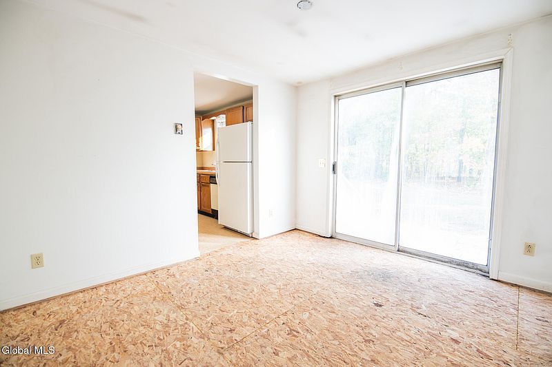 5th image of 49 Bronk Drive