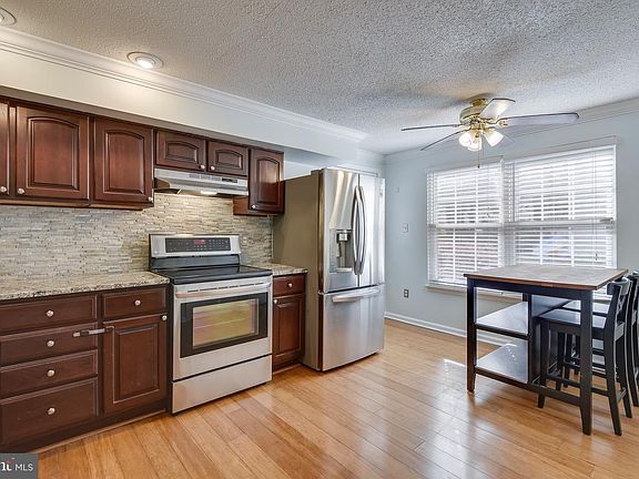 3rd image of 295 College Manor Dr