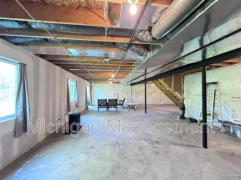 6149 Woodridge Ln — Photo 32