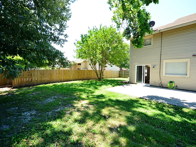 1548 Beachview Dr — Photo 34