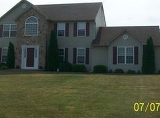 4771 Lovers Ln, Slatington, PA 18080