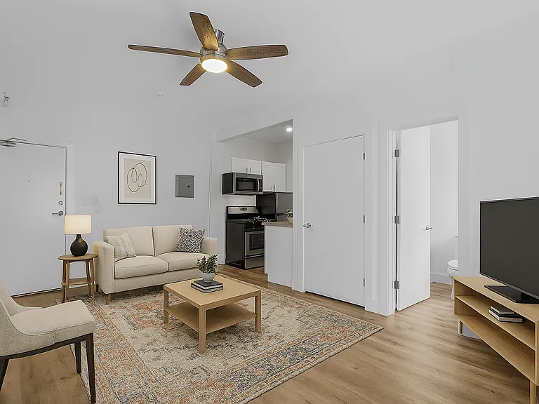 4 WEEKS FREE ON A 13 MONTH LEASE — Photo 11
