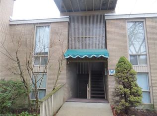 6590 Chaffee Ct APT M3, Brecksville, OH 44141