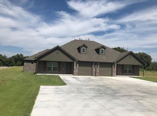 704 W Oak St, Collinsville, OK 74021
