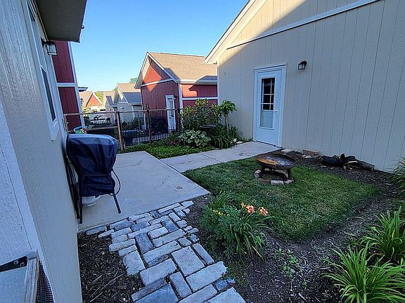 4th image of 2611 Valentine Ln