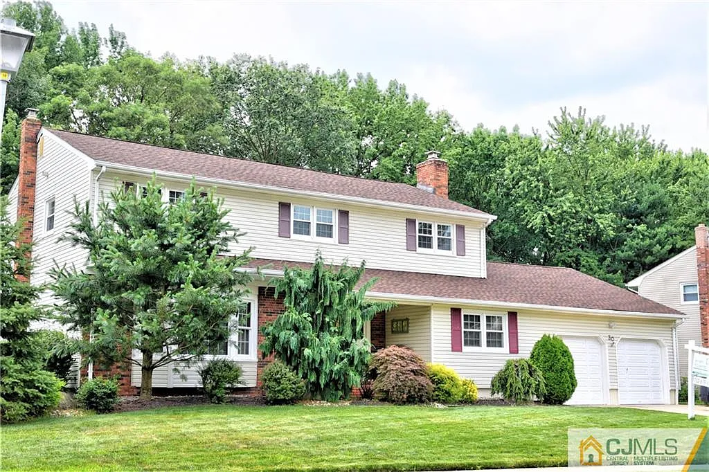 30 Norman Ln photo 1
