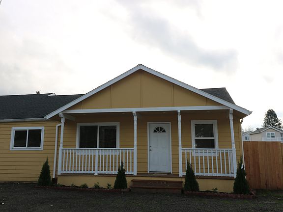 2nd image of 1540 NE Sunrise Ln