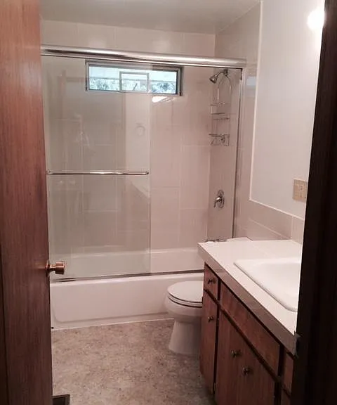 New bath with tub / shower