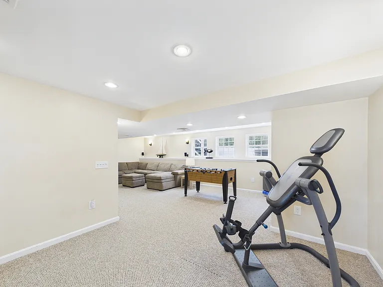 23 Beechwood Hollow St — Photo 35