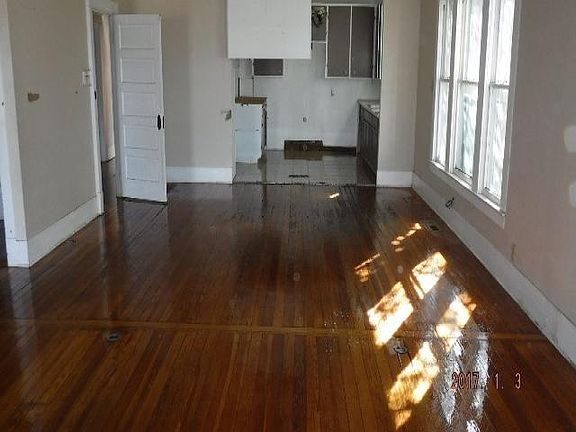 2nd image of 708 Avenue G