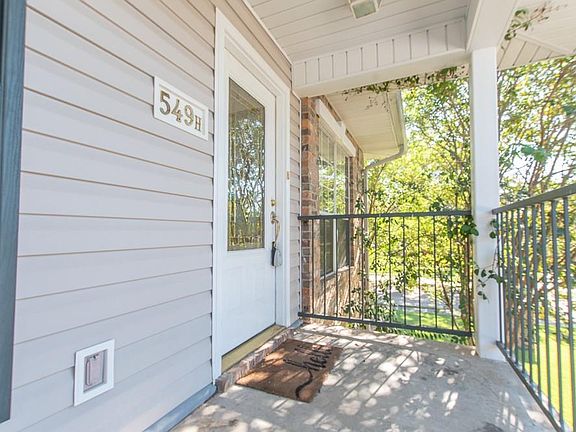 2nd image of 549 Versailles Blvd APT H