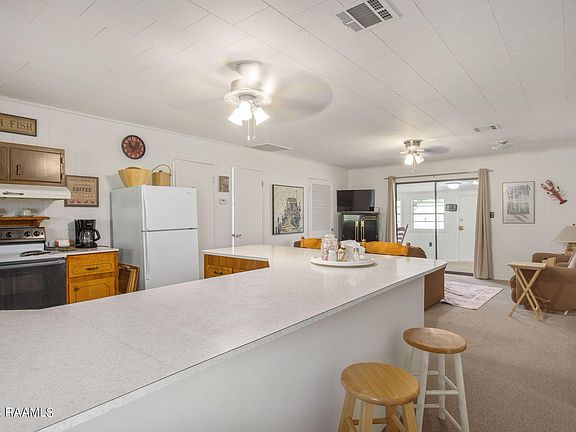 4th image of 210 Dupre Ln