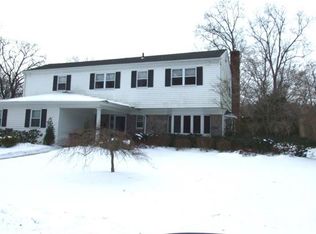 17 Cedarwood Rd, White Plains, NY 10605