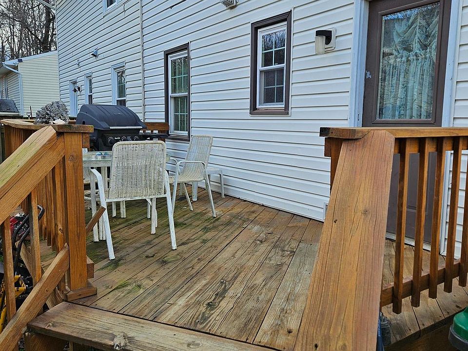 2nd image of 5 Pear Tree Ln
