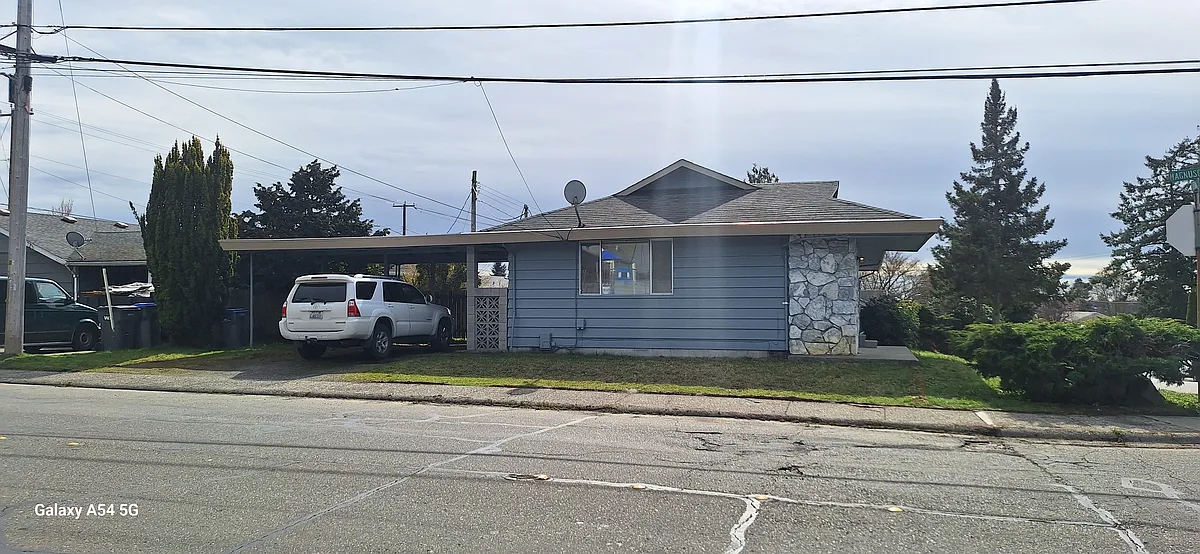 Building Photo - 2501 Fir Ave