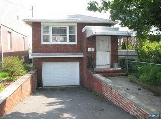 250 Van Buren St, Lyndhurst, NJ 07071