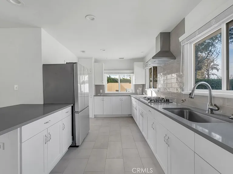 7758 Mason Ave — Photo 6
